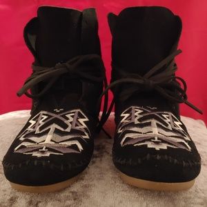 Toms Big Girls ankle leather black boots size 5
